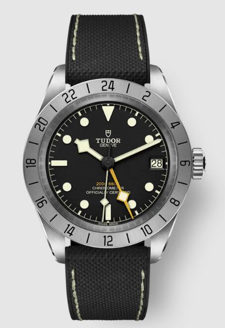 Tudor BLACK BAY PRO M79470-0003 Replica Watch